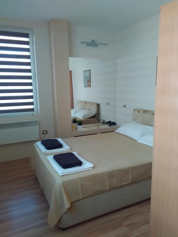 Geri Apartment Burgas Екстер'єр фото